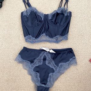 VICTORIA SECRET CORSET WITH MATCHING PAN